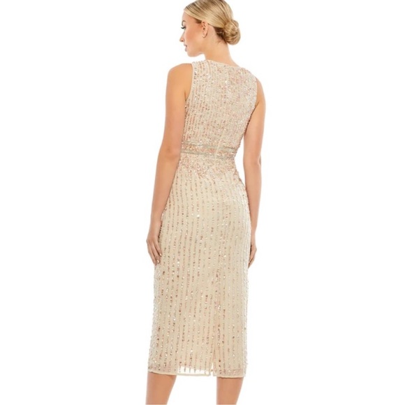 Mac Duggal Dresses & Skirts - NWT MAC Duggal Sequined Sleeveless V neck Midi Dress